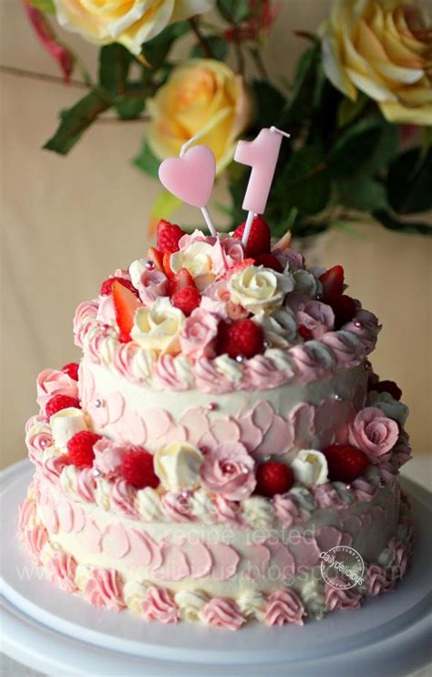 Finding some of the most exciting ideas in the internet? dailydelicious: Happy Birthday My Dearest Niece: Iris' First Birthday Cake, Strawberry dream cake