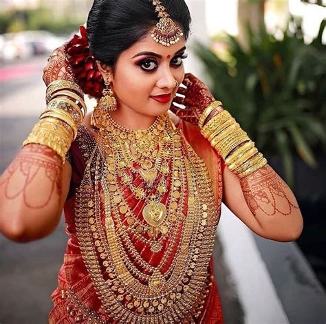 Pin By Syamanoj On Kerala Bride Indian Bridal Wear Fashion South Indian Wedding Hairstyles