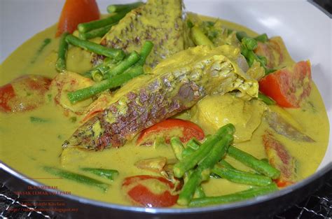 Ikan kembung asam manis 700 gr ikan kembung 6 bh cabe merah 6 bh bawang merah 6 bh bawang putih 3 bh resep sahur enak: Ikan Merah Masak Lemak Cili Padi - AMIE'S LITTLE KITCHEN