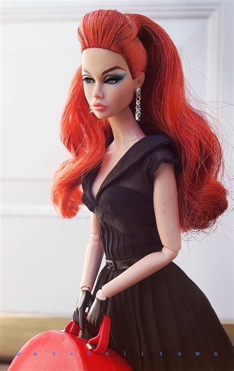 Pin By 🏦⚜teryl⚜🏦 On Red Doll Glamour Redhead Fashion Beautiful