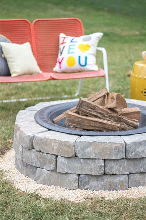 Minimalist diy fire pit design in neutral decor 8. How To Make A DIY Built-In Flagstone Fire Pit - Dream ...