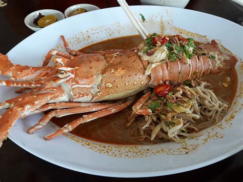 Famous Lobster Laksa found in Miri City - Miri Food Sharing