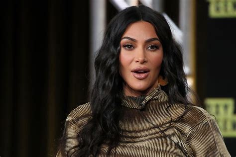 Kim Kardashian Promotes Costco In Unaired ‘snl Sketch