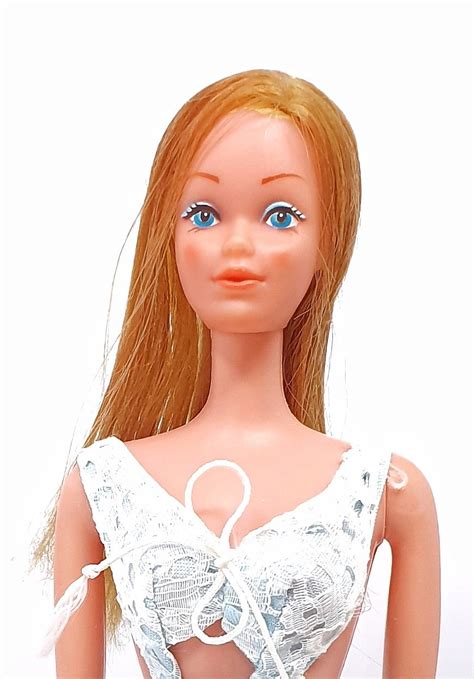 Barbie Europeancanadian Exclusive Mattel 1980 Barbie Fashion Barbie Dolls