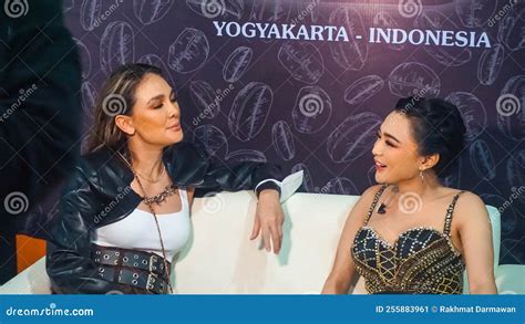 Luna Maya Indonesian Actress And Wika Salim A Dangdut Singer In