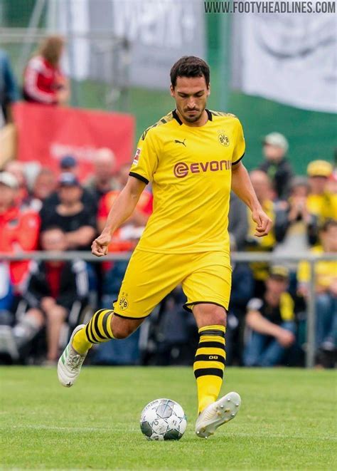 Dortmund defender hummels shakes off ankle knock to face eintracht. BVB's Mats Hummels Again Cuts Holes in Adidas Copa Boots - Footy Headlines