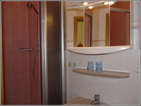 Was die kosten einer badsanierung angeht, ist die skala nach oben ziemlich offen. Kosten Kleines Badezimmer Renovieren - Badezimmer : House ...