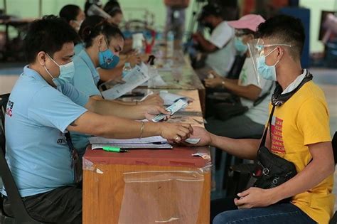 Quezon City Gives P2000 To Workers Not Covered By Ayuda