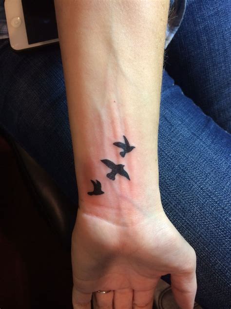 3 Small Birds Tattoo On Wrist Tattoo Heaven Pinterest