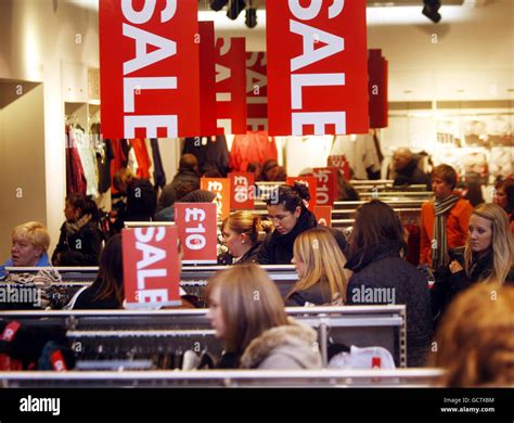 Bargain hunters hit the shops hi-res stock photography and images - Alamy