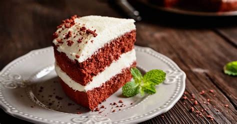 Allow cake to come to room temperature before serving but i also loved chilled cake. 10 Best Red Velvet Cake Frosting without Cream Cheese Recipes