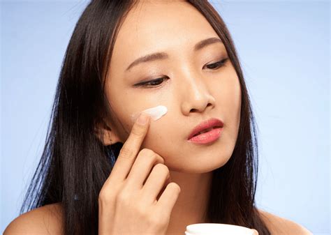 5 Quick Tricks To Reduce Redness If You Have Sensitive Skin Her World
