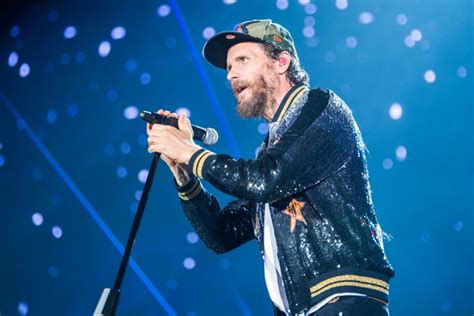 Jovanotti Cade In Bici E Si Rompe Femore E Clavicola