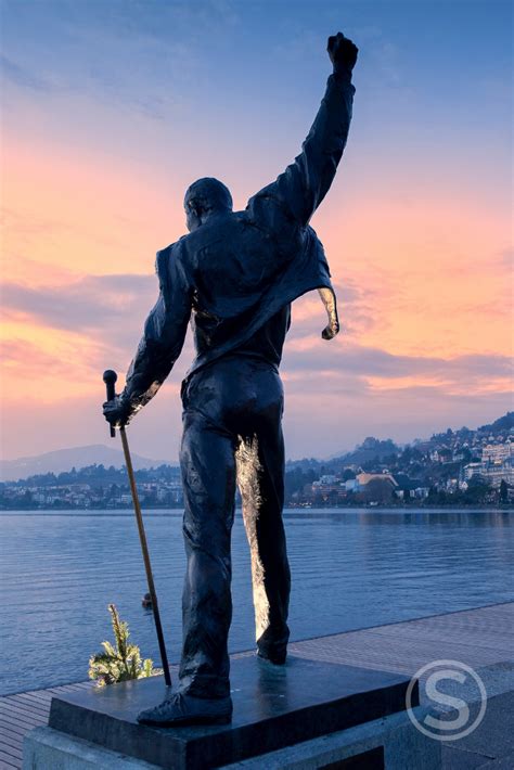 Statue De Freddie Mercury Montreux Suisse Loveland Sculpture Wall