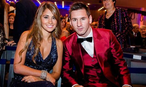 Messi And Antonella Wallpapers Wallpaper Cave