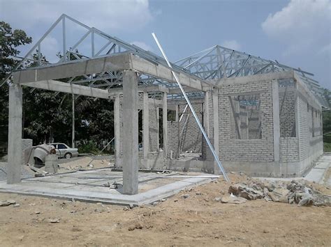 Tempat parking motorsikal di kawasan terbuka tetapi untuk motorsikal ada bumbung. ZARA MAJU SDN BHD: KEKUDA BESI TERMURAH DAN TERPANTAS KELANTAN