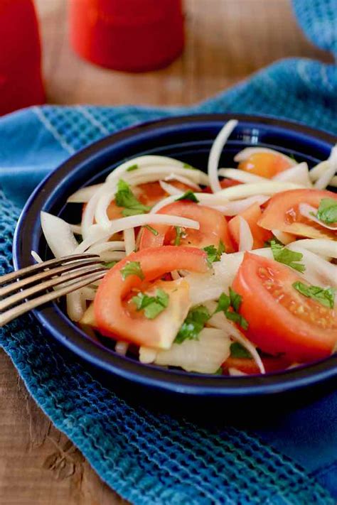 Chilean — chil e*an, a. Ensalada Chilena (Chilean Salad) - Traditional Chilean ...