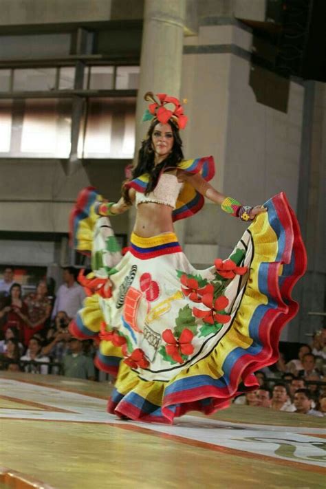 pin de julio cesar hernandez tamayo en personajes traje de cumbia trajes tipicos colombianos