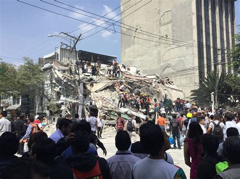 El sismo de 1985 ocurrió aproximadamente a poco más de 300 kilómetros de distancia en las costas de lo que es michoacán, el que ocurrió en 2017 fue a 120 kilómetros al sur de la ciudad de. Se registra sismo de magnitud 7.1 en México - Wikinoticias