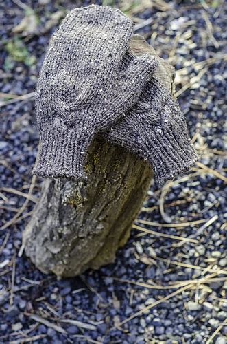 ravelry the woodcutter s daughter mittens pattern by kalurah hudson