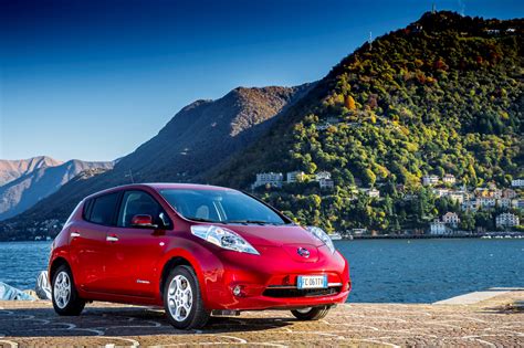 Nissan Celebrates 75000 Electric Vehicle Sales In Europe Car Dealer