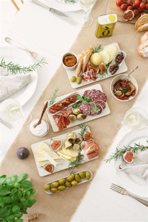 Jede art von party, bei der die gastgeber um etwas zu essen bitten, aber es nicht der 23te salat sein soll; Antipasti-Platte anrichten: Schritt für Schritt Anleitung