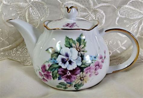 Bouquet Of Pansies Round 3 Cup Porcelain Teapot Roses And Teacups