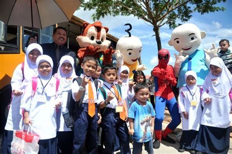 Antara maklumat yang disimpan dalam apdm ini adalah seperti biodata peribadi murid, kehadiran murid, dan banyak lagi maklumat yang lain. Karakter kartun sambut kehadiran murid, hilang rasa takut ...