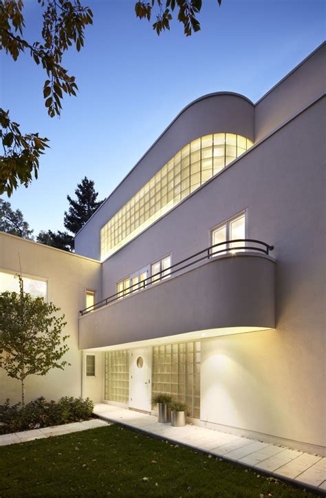 30 Modern Art Deco House