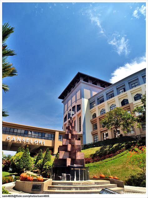 Peter, presiden persatuan perubatan malaysia (mma); Universiti Malaysia Sabah - UMS Chancellery - a photo on ...