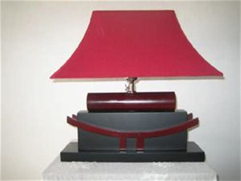 60 cm le bas et 14 m le haut. Abat jour-lampe pagode japonaise