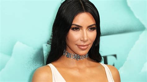Kim Kardashian Presenta La Línea ‘curvy De Fajas Definitiva