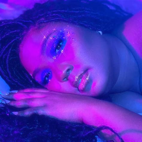 Se você tem seu site. Lizzo atualiza status de novo álbum e elogia Ariana Grande ...