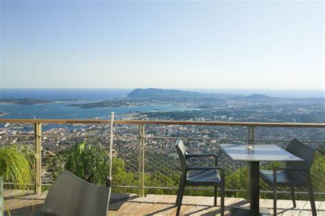 (*woord en zin splitter gebruikt). Kabelbaan Mont Faron in Toulon - Francecomfort Vakantieparken