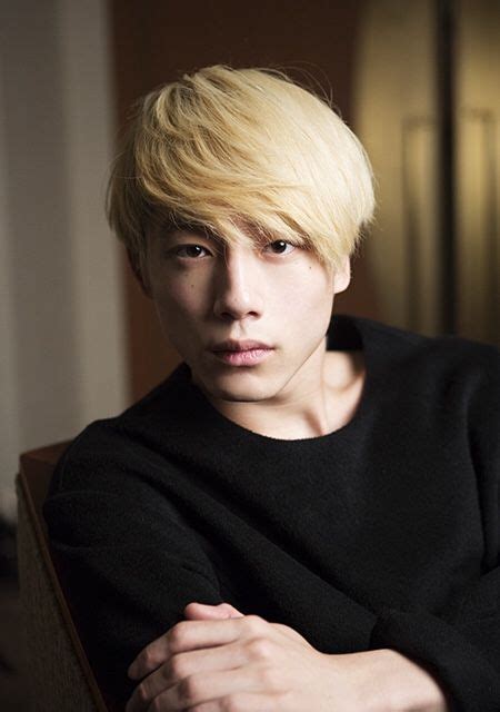 People were comparing both the celebrities in each and every. 坂口健太郎 Sakaguchi Kentaro | 俳優, 坂口健太郎 ファッション, 男優