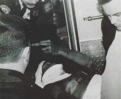 Tupac Shakur After Getting Shot 5 Times In 30 11 1994 New York [720x587] R Historyporn