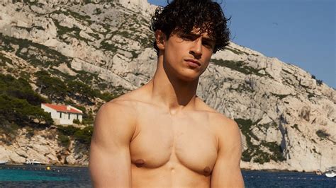 qui sont les 12 mannequins homme les plus sexy de la saison vogue france