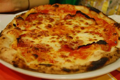 Pizza tonda is the round, whole pizzas, which tend to have chewier crusts than their southern pies. Pizzeria Tonda: Best Pizza in Rome? - An American in Rome