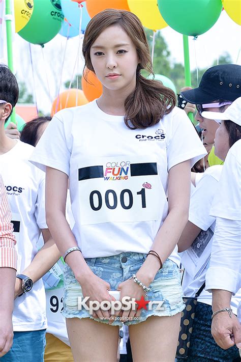 lee da hee attends crocs color fun walking event jun 1 2014 [photos] kpopstarz