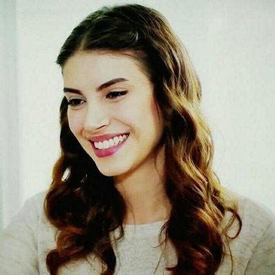 In 2009 she started to study foreign trade at manisa celal bayar university. Deniz Baysal FAN (@deniz_byslFAN) | Twitter