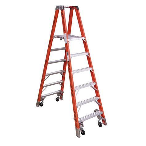 Werner 16 Ft Reach Fiberglass Platform Twin Step Ladder With Casters