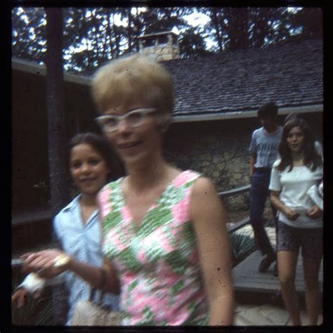 Cool Snaps That Defined Moms Fashion Of The 1970s ~ Vintage Everyday
