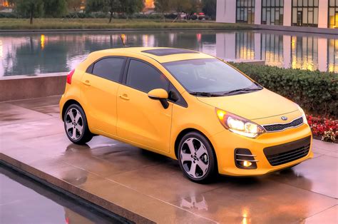 2016 Kia Rio Sedan and Hatchback Refreshed for Chicago Show