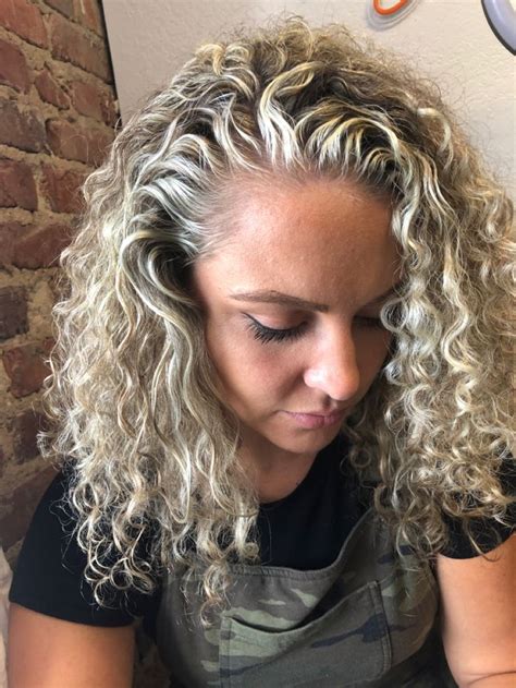 Icy Blonde Highlights On Curly Hair Silver White Hair Highlights Curly Hair White Hair Color