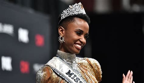 La representante de sudáfrica se impuso en la última ronda a la puertorriqueña madison anderson, que fue nombrada primera dama de honor; Miss Universo 2019 Zozibini Tunzi: ¡Al natural! Conozca a ...