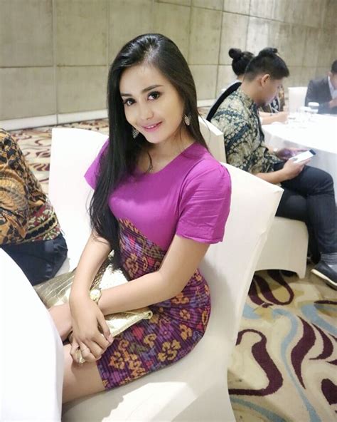 Ayu Sintya Dewiさんはinstagramを利用しています「😇」 Model Pakaian Wanita Wanita Cantik Model Pakaian