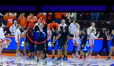 Memphis Player Punches Opponent After Women S College Basketball Game