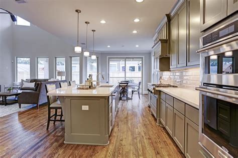 Jay rayner hosts a culinary panel show packed full of tasty titbits that might change the way we think about food, cooking and eating. 4907 Dumfries Dr. Gourmet kitchen features stainless ...