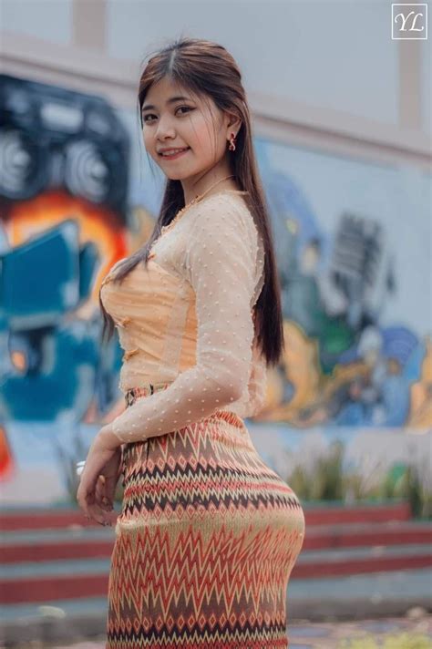 Myanmar Traditional Dress Traditional Dresses Sensual Beautiful