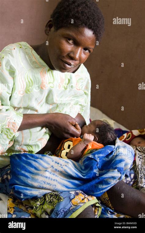Breastfeeding Baby African Hi Res Stock Photography And Images Alamy